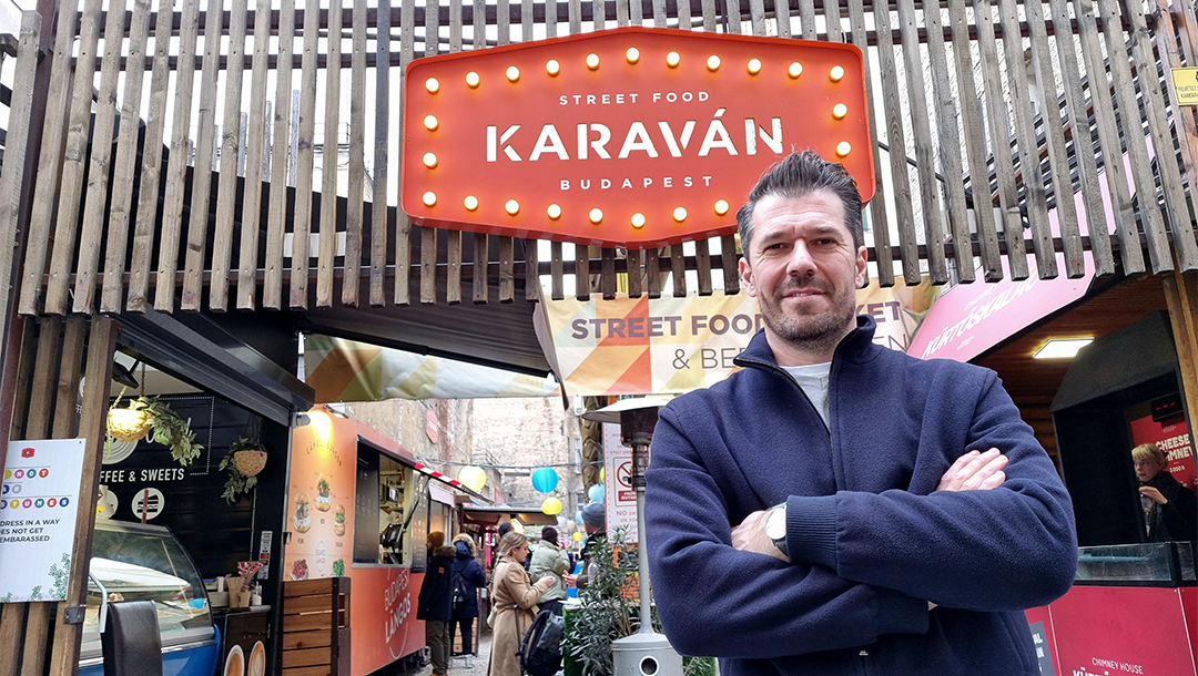 „A mi vonzerőnk, hogy van sztorink” – a Street Food Karaván története